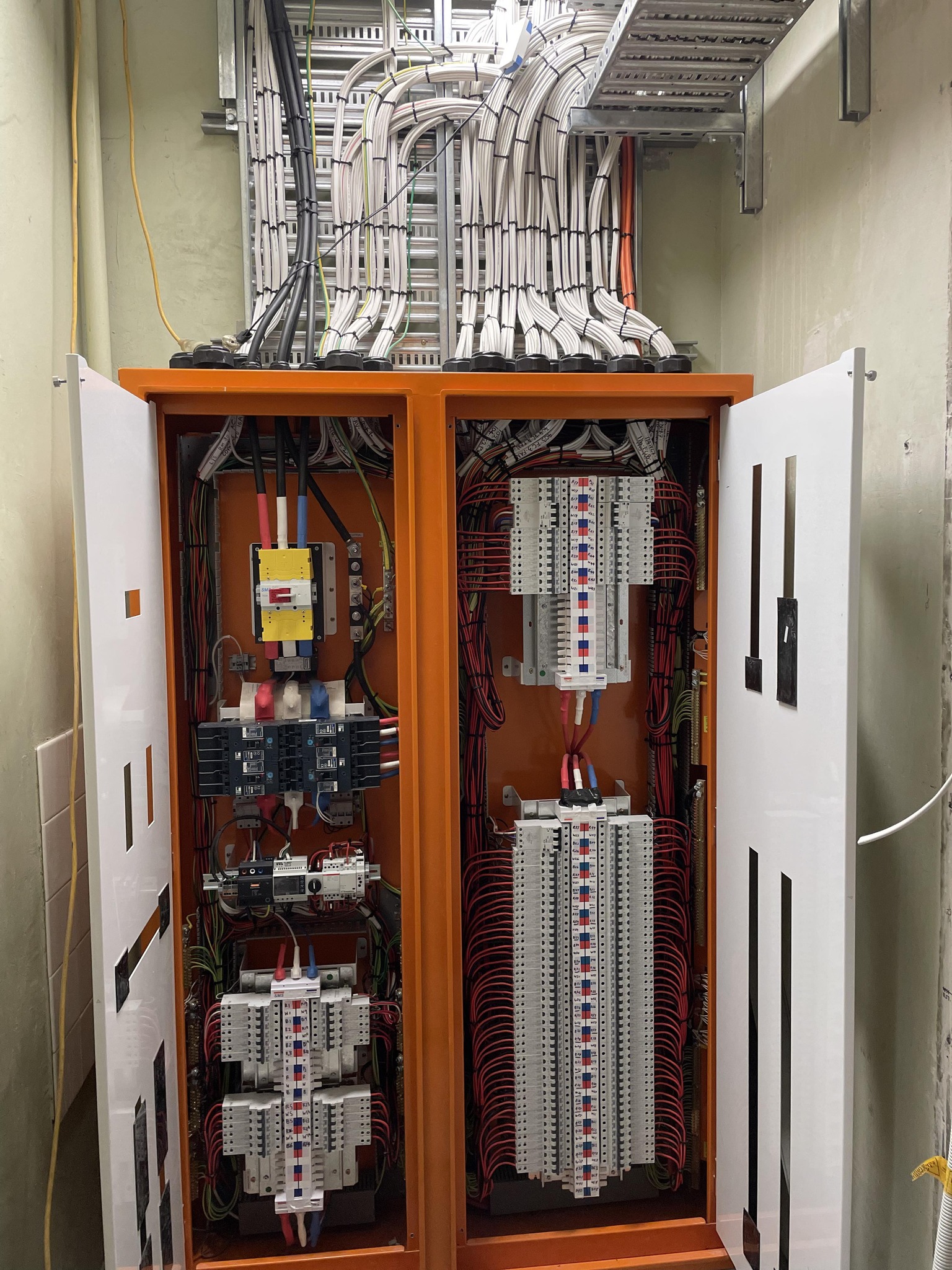 Commercial switchboard installation